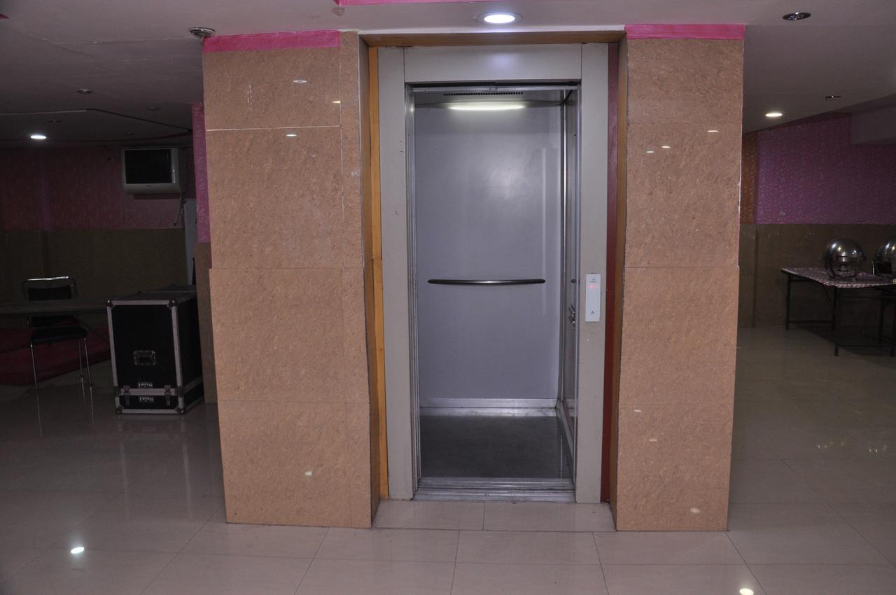 Hotel Samrat Kaushambi Ghaziabád Exteriér fotografie