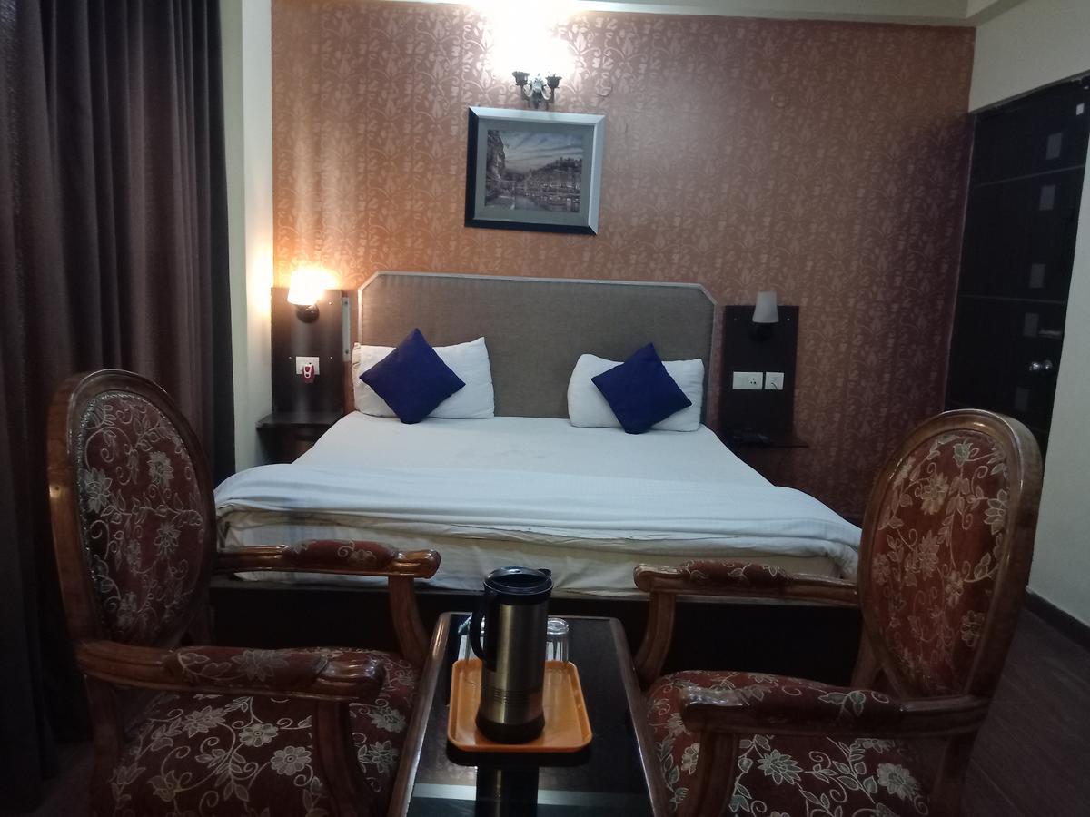 Hotel Samrat Kaushambi Ghaziabád Exteriér fotografie