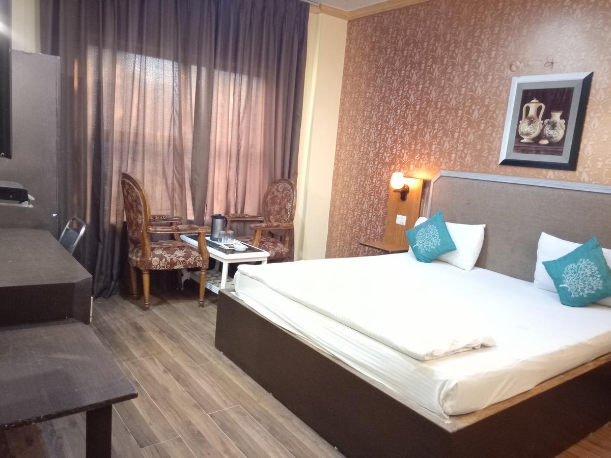 Hotel Samrat Kaushambi Ghaziabád Exteriér fotografie