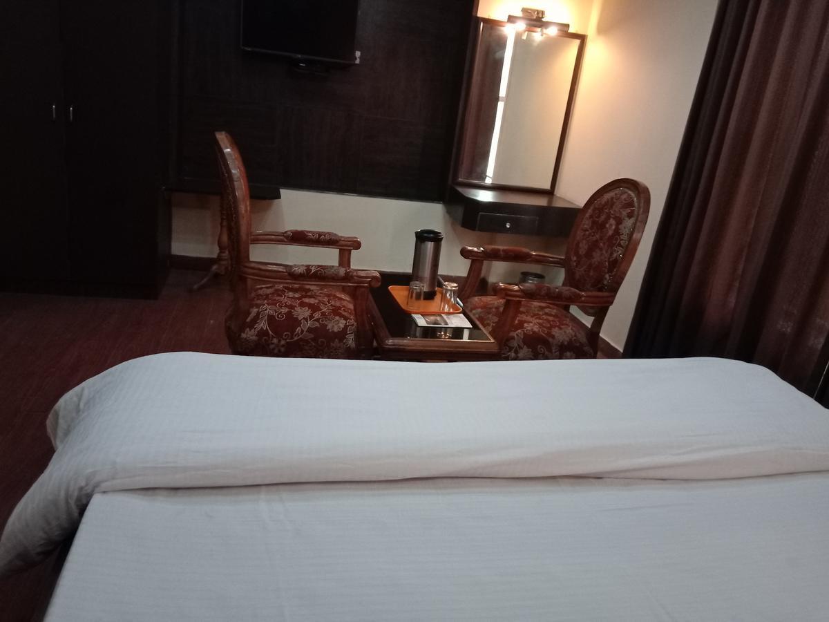 Hotel Samrat Kaushambi Ghaziabád Exteriér fotografie